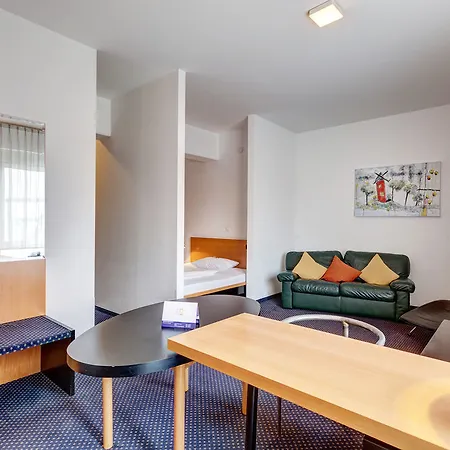 Plaza 3* Ruesselsheim