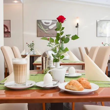 Hotel Plaza Ruesselsheim