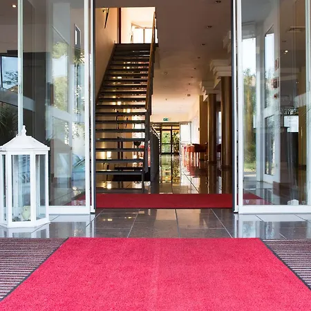 Hotel Plaza 3*