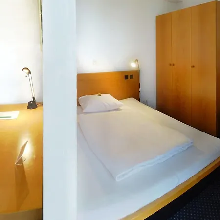 Plaza Hotel Ruesselsheim