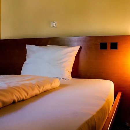 Hotel Plaza 3*